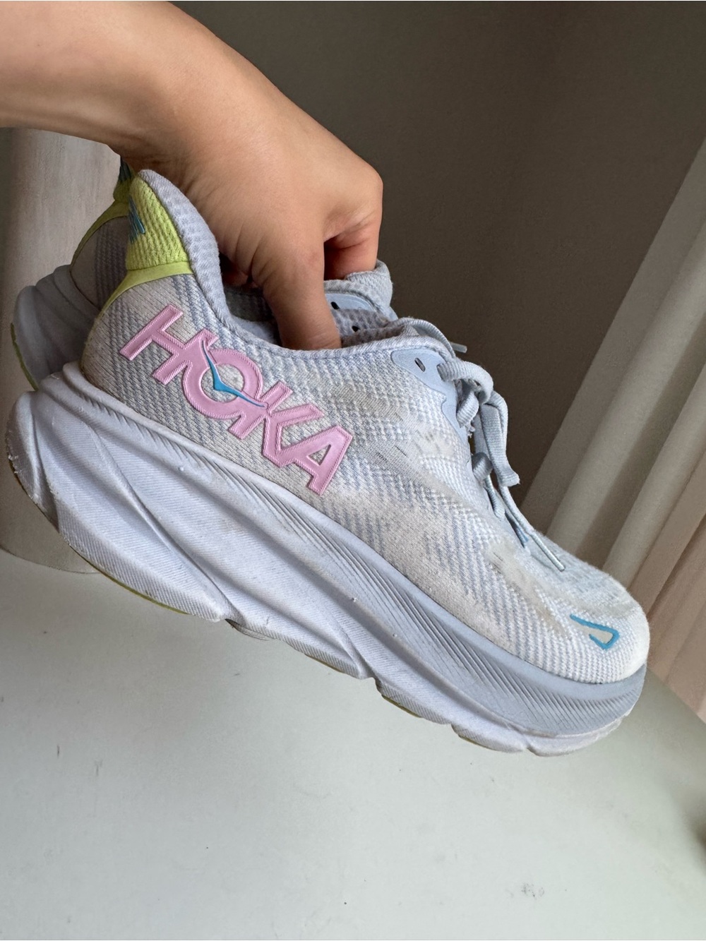 HOKA Clifton 9 Wide Women’s Running Shoes Size 7.5